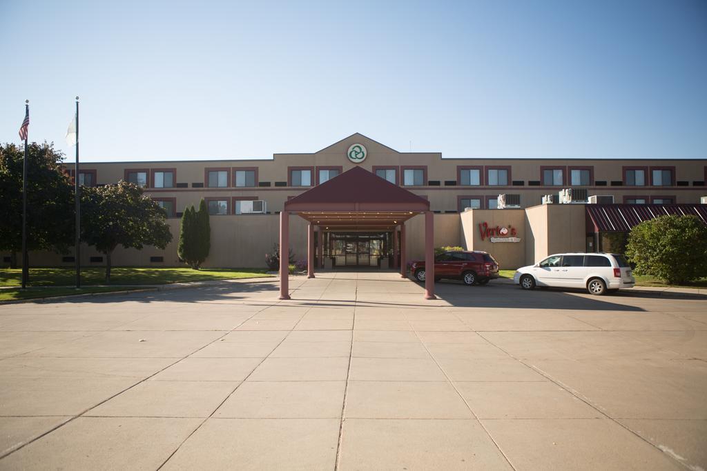Crossroads Hotel And Huron Event Center Exterior photo
